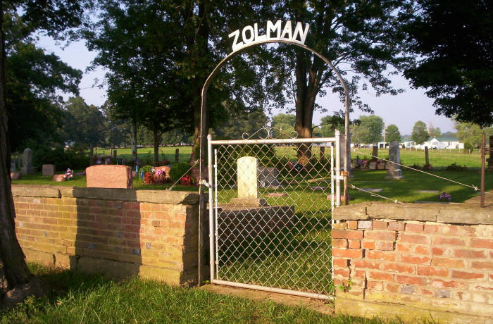 zolman_gate.jpg (105903 bytes)