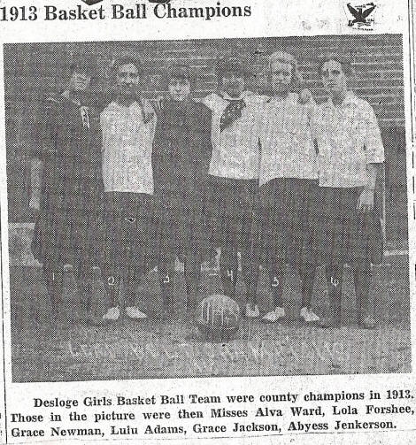 1913_girls_basketball_team2.jpg (92524 bytes)