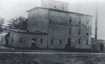 bismarck_milling.jpg (20001 bytes)