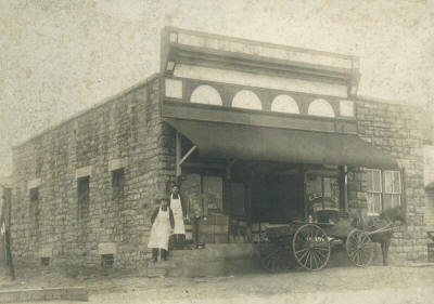 jones_store.jpg (19264 bytes)