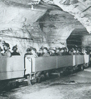 mine_train2.jpg (24640 bytes)