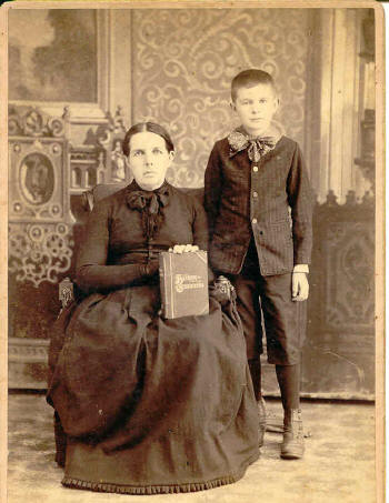 mother_son.jpg (35495 bytes)