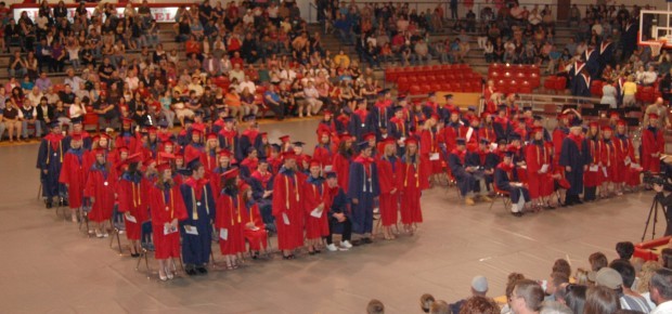 central_2010_grads.jpg (65788 bytes)